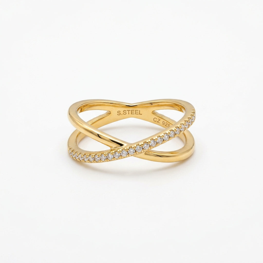 Bague Croisée Dorée Sertie de Zircons Scintillants - Le petit truc d’Orely